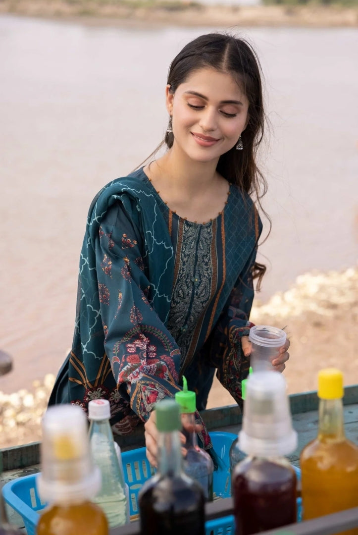 3 Piece Stitched Embroidered Suit By Ravi Kinare Collection From M.Basics By Maria.B - 10