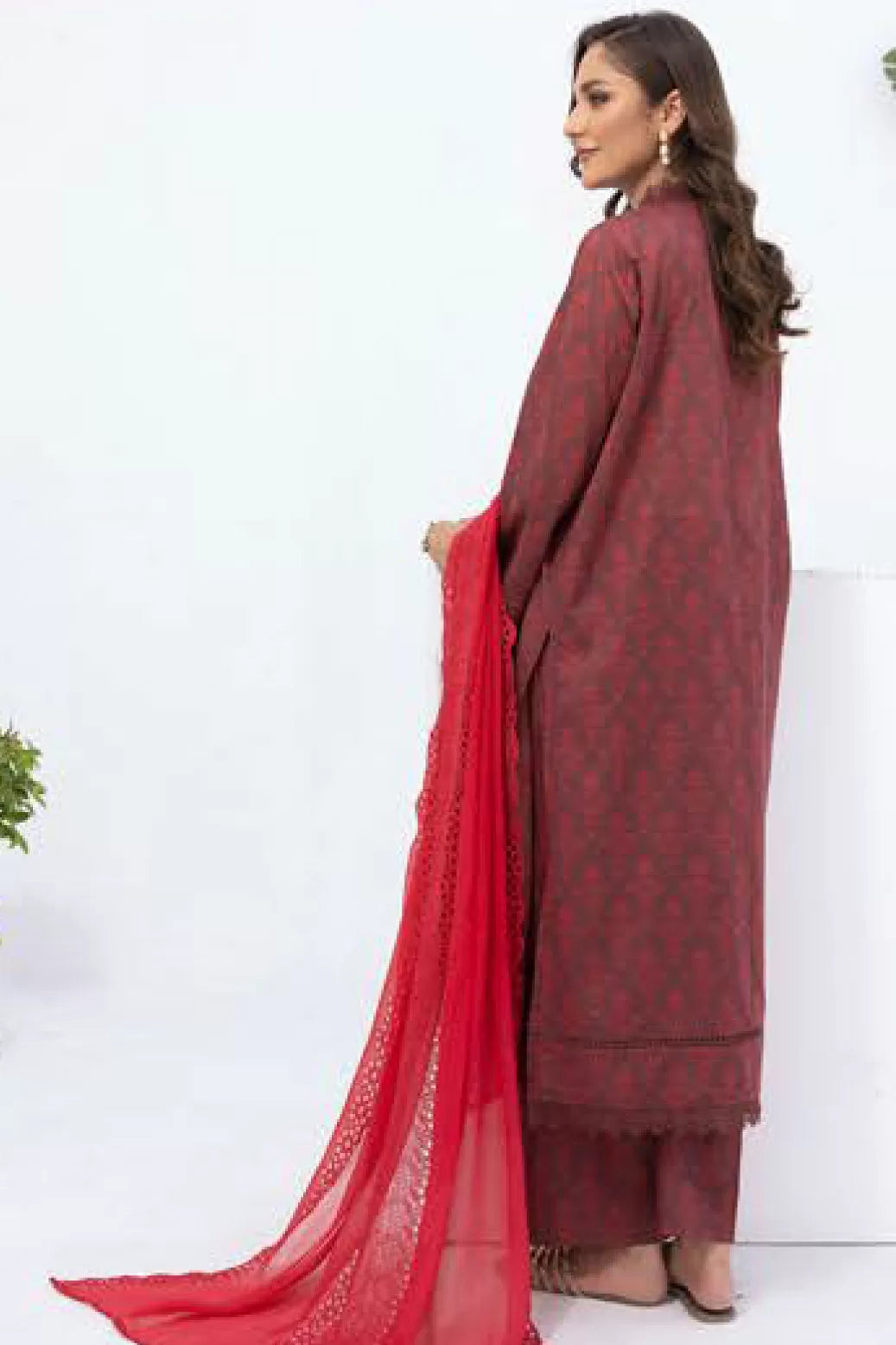 Mahee's By Riaz Arts 3 Piece Stitched Suit - 08