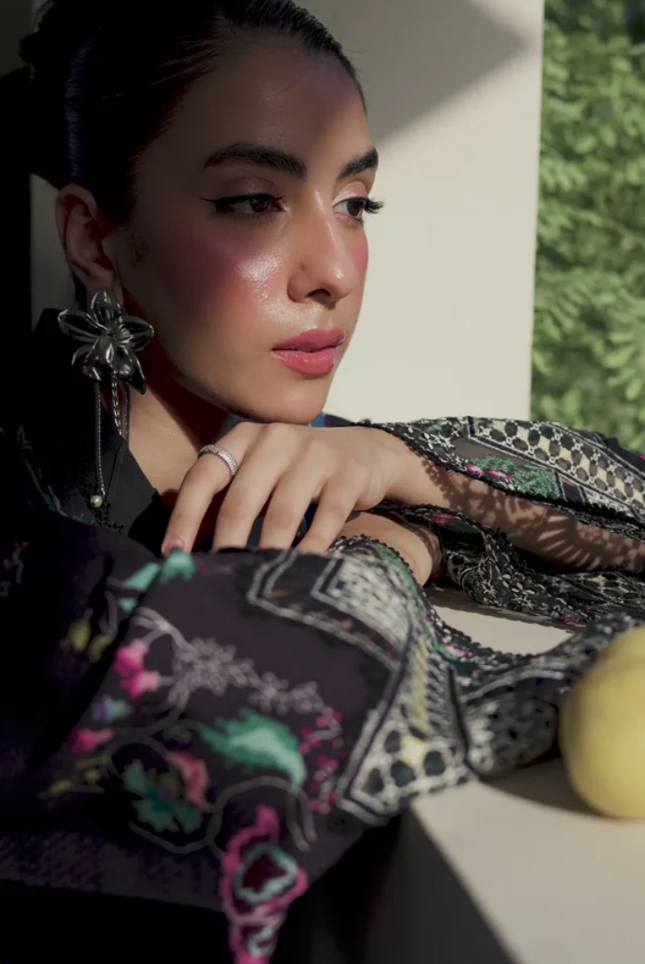 3 Piece Stitched Qalamkar Qprint'25 QW# 06 (B) SKYE