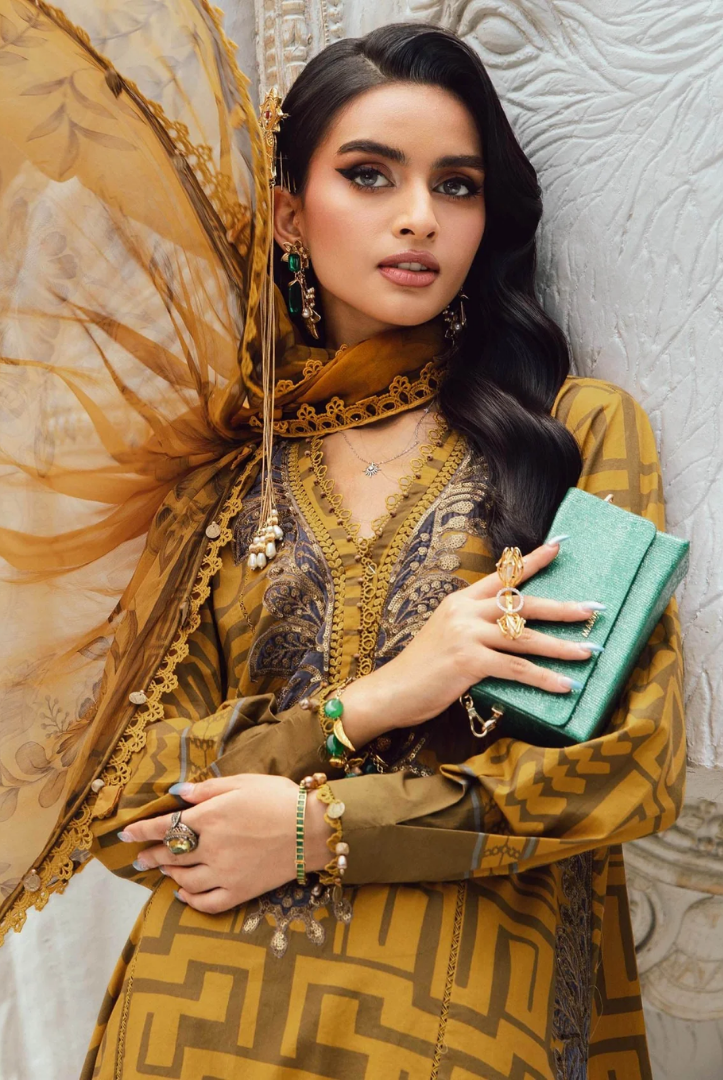 3 Piece Stitched Embroidered Linen Rani Mahal by Maria B M prints Fall Edit'25 Winter Collection MB25FE-ЗА