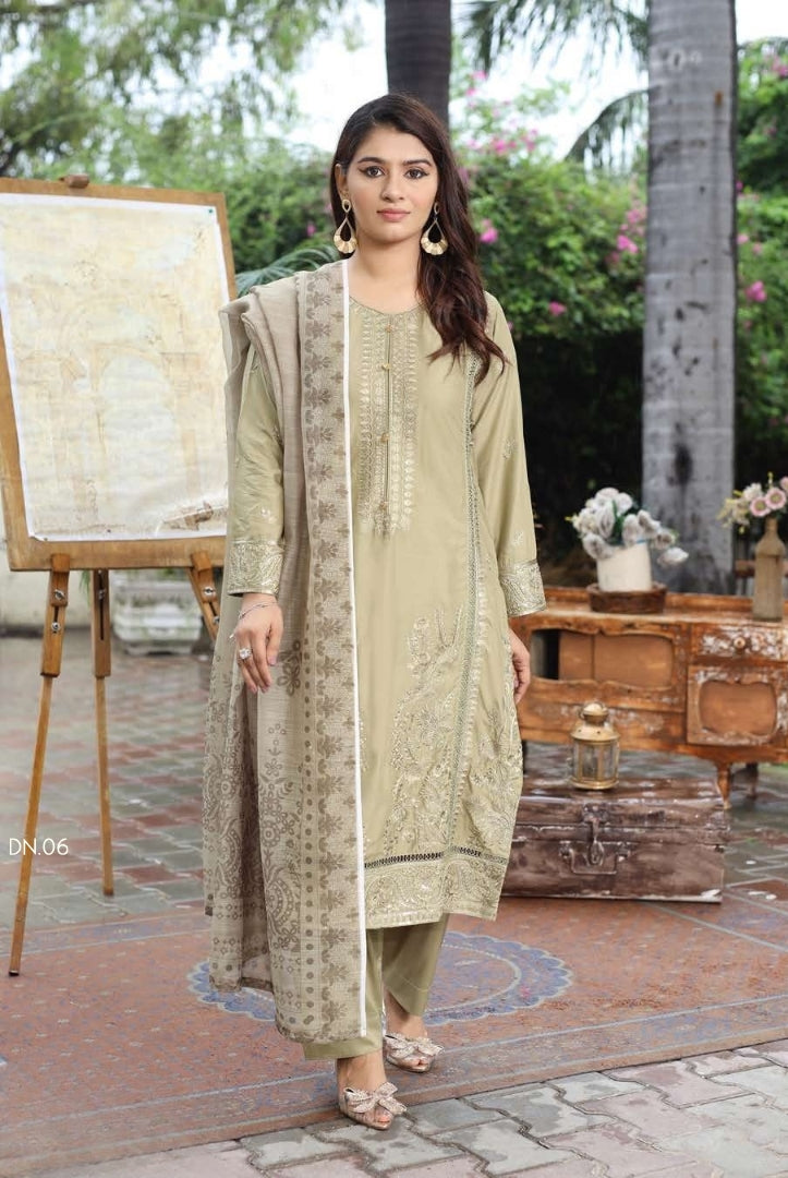 3 Piece Stitched Digital Printed Embroidered Lawn Suit From Zara ’25 Collection – GLAMOUR
